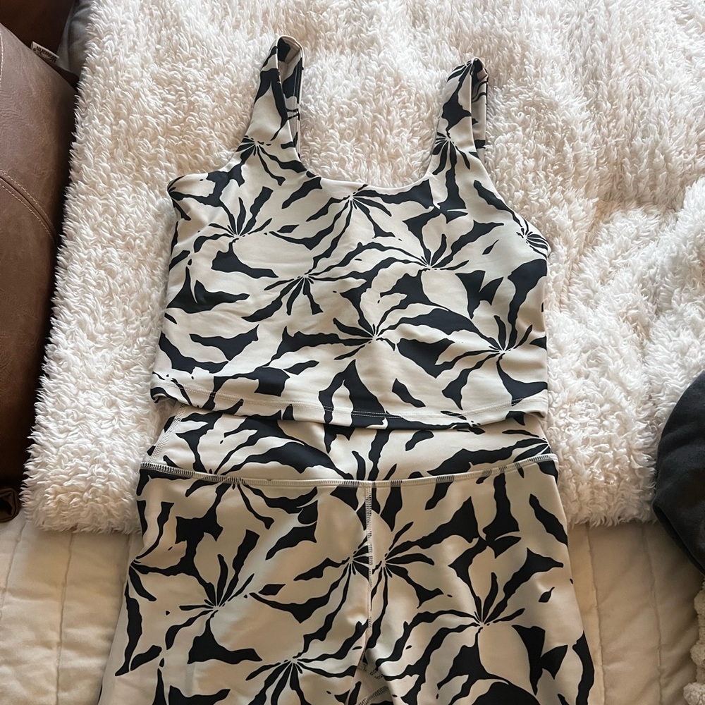SAGE COLLECTIVE// floral biker short set
